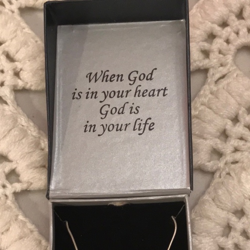 God’s Heart Faux Diamond Necklace - Picture 3 of 6